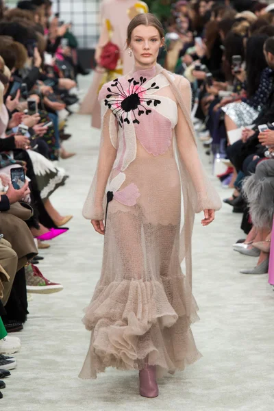 Look 24